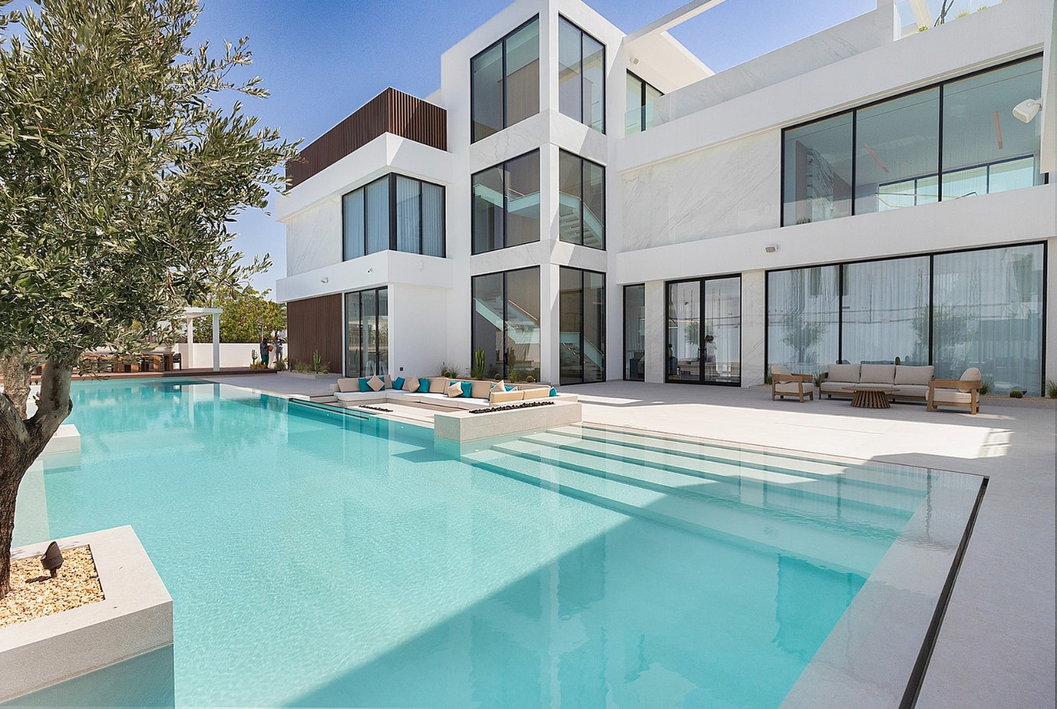 A prime Dubai residence represented by Top Class